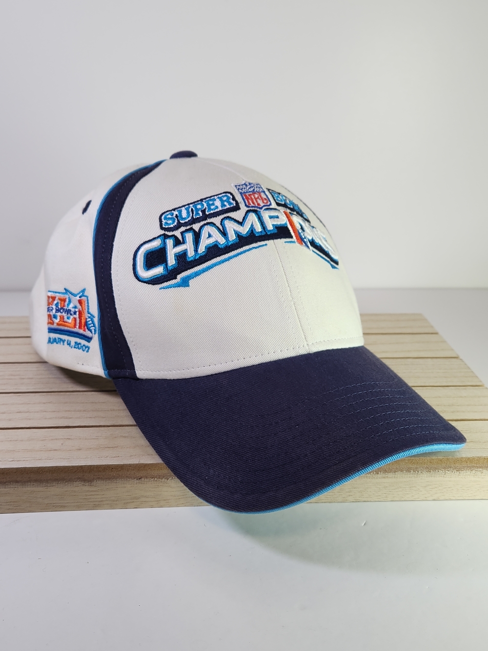 NFL Super Bowl White and Navy Super Champions Men's Cap 2007. Reebook